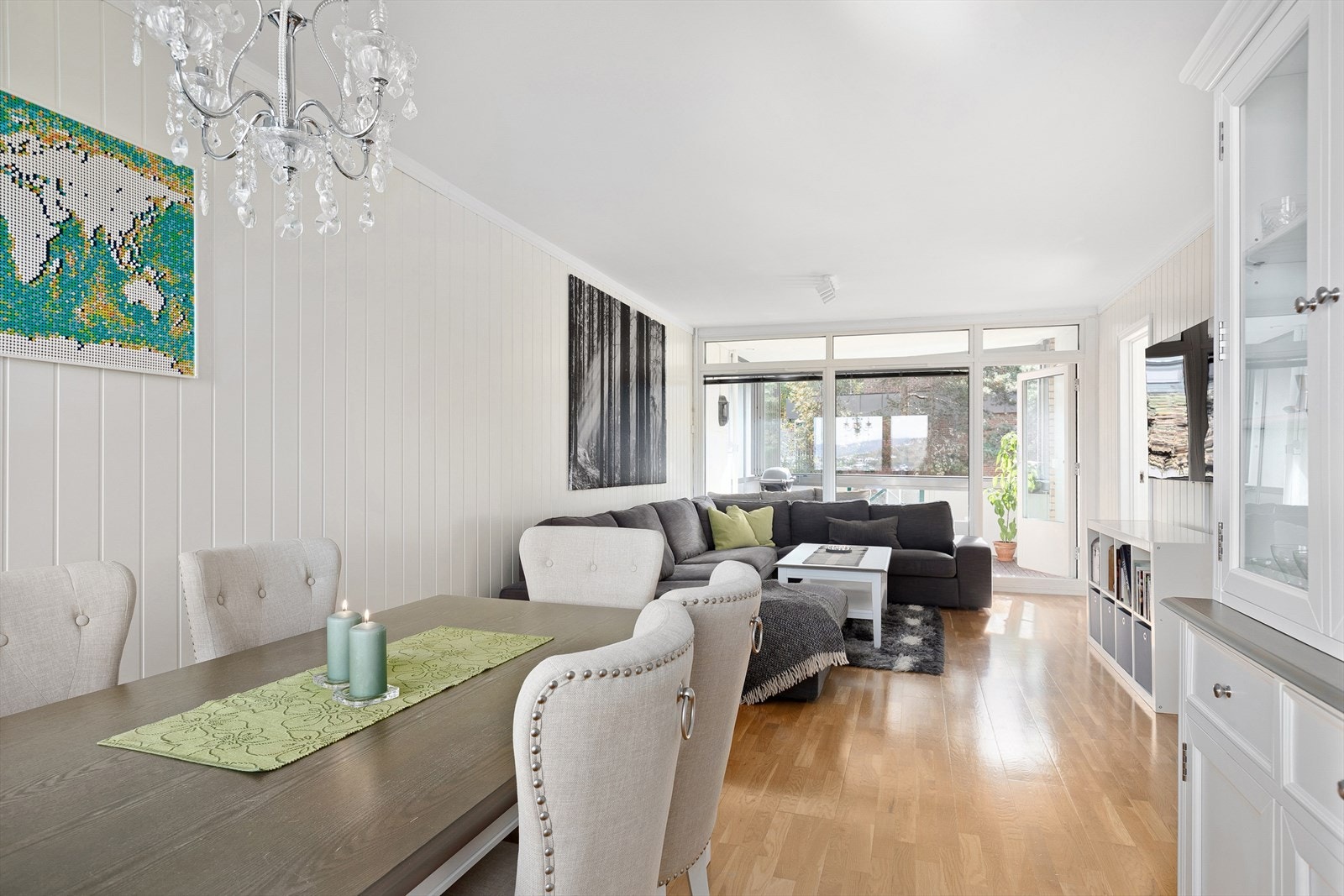 Dette er en lys og trivelig 3-roms andelsleilighet i 3. etasje Galleribilde