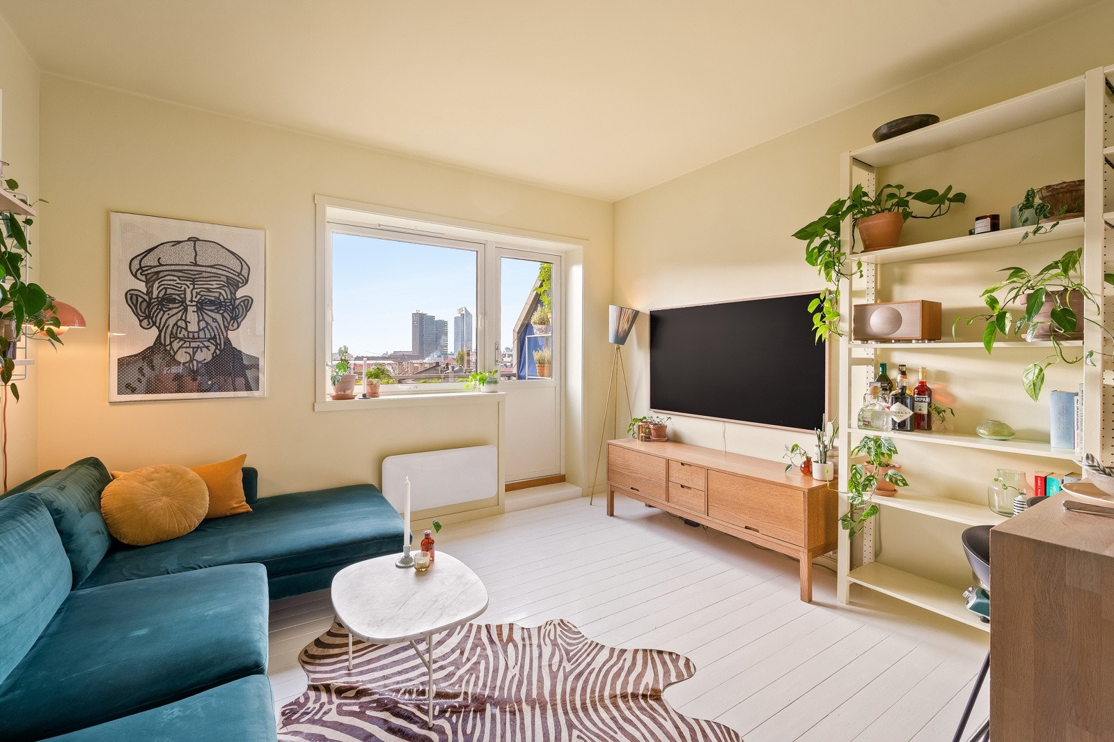 Alle vegger og tak ble nylig malt opp i delikate fargetoner. Galleribilde