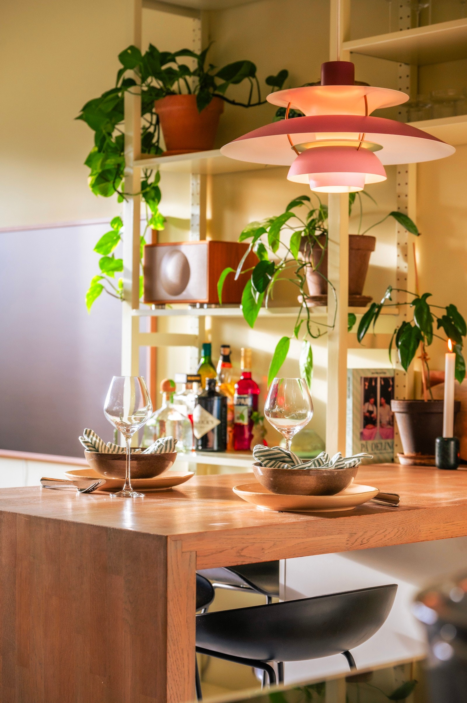 Leiligheten har god takhøyde på opptil 2,62 meter og oppleves som lys og luftig. Galleribilde