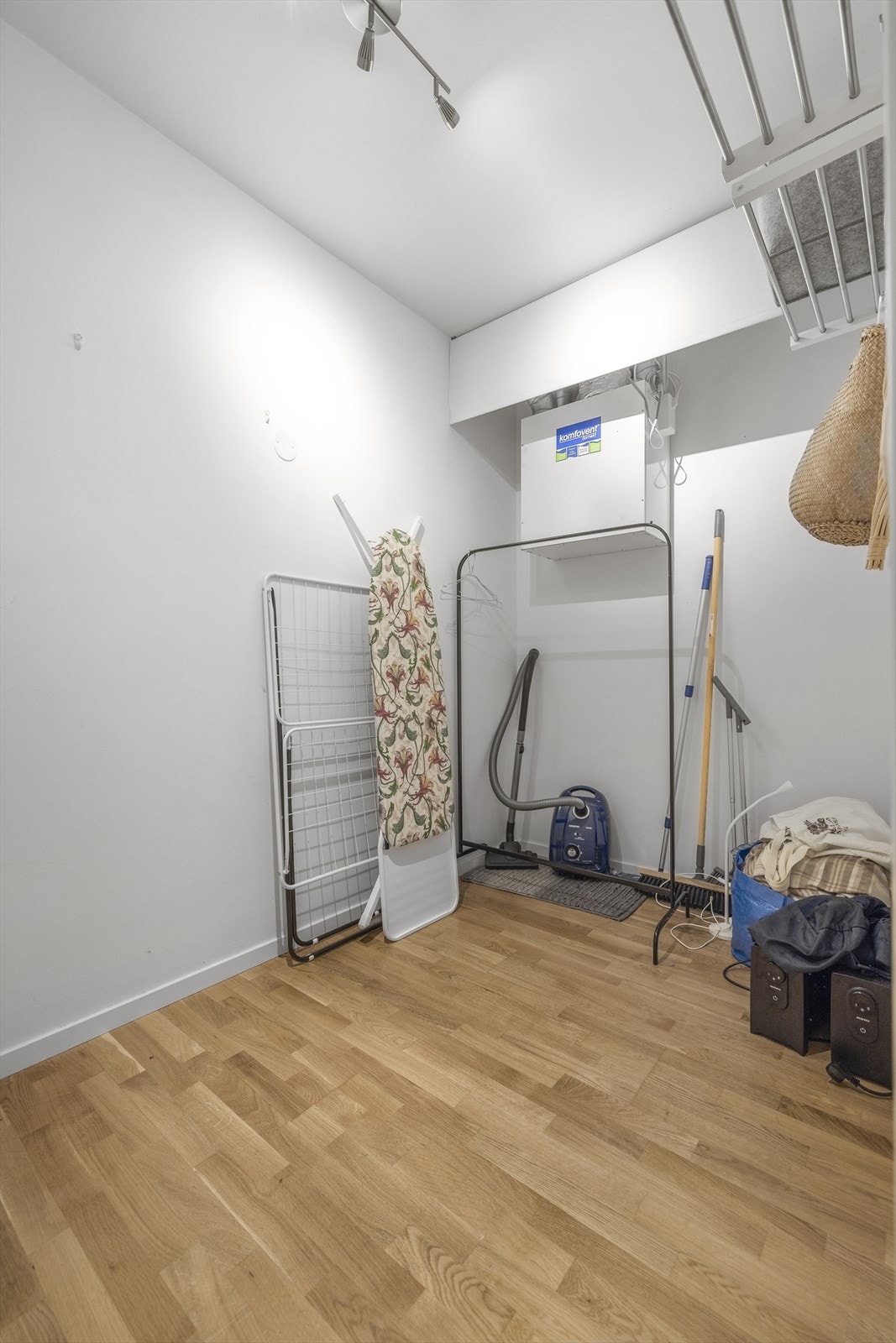 Innvendig bod på ca. 6 kvm Galleribilde