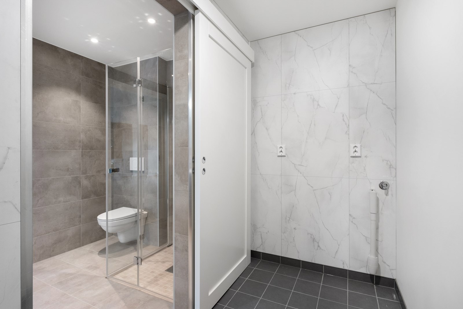 Vaskerom Galleribilde