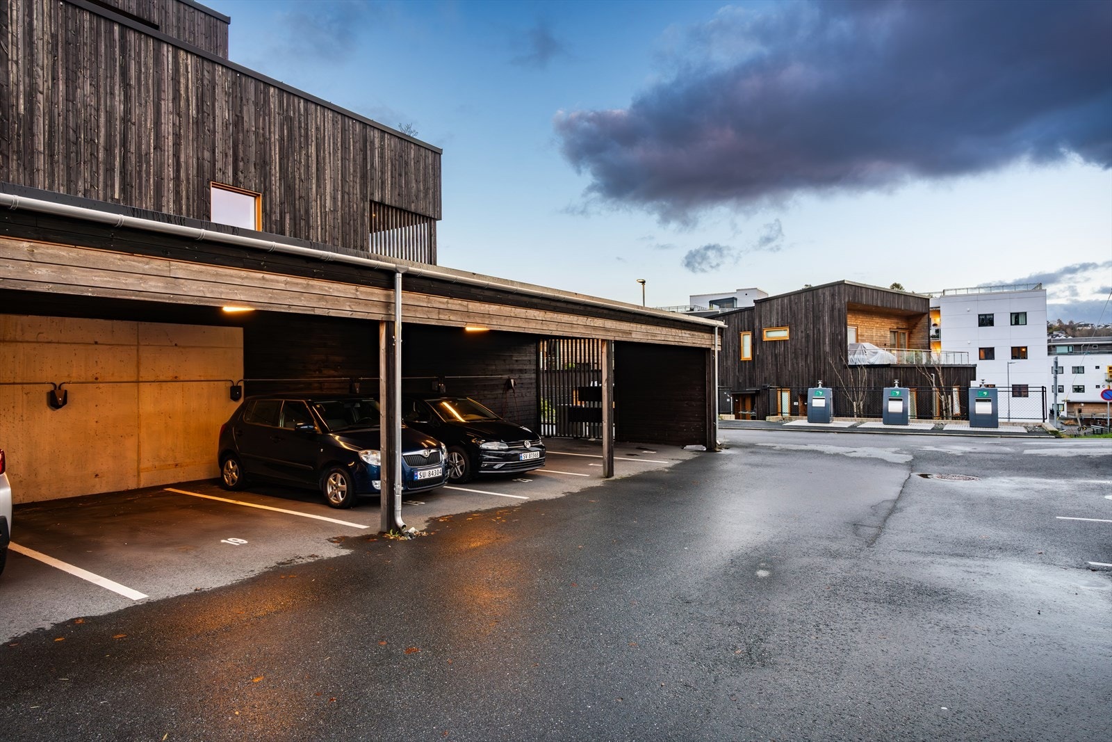 - Det medfølger en fast parkeringsplass i carport - Galleribilde