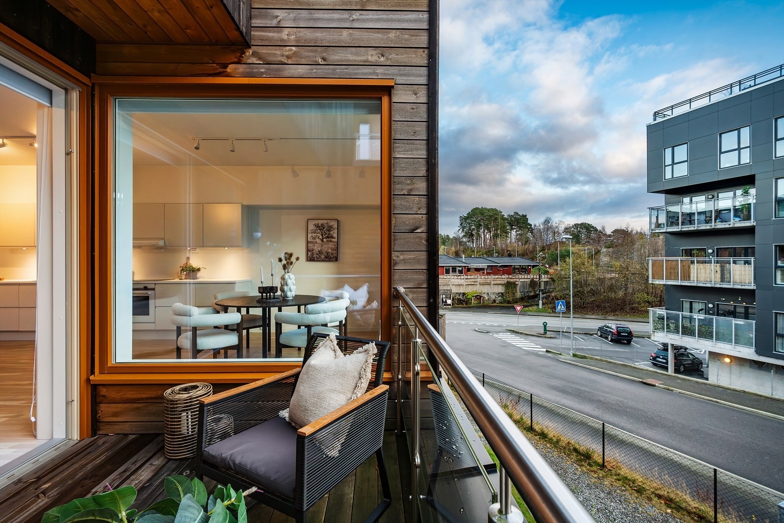 - Her kan du nyte solen frem til ca. 17:00 midtsommers! - Galleribilde