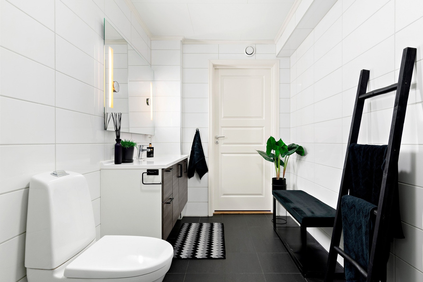 Det nye badet ditt er lekkert, pent og praktisk. Bare å flytte rett inn her. Galleribilde