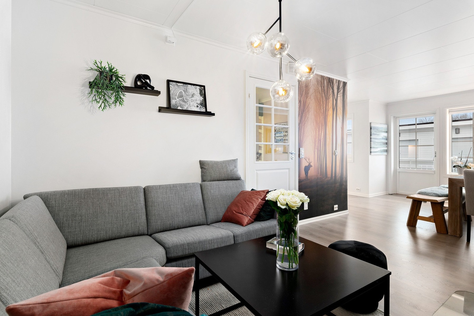 Leiligheten er bebodd av kun 1 person og kan sies å ha pent vedlikehold og fremstår som godt ivaretatt. Ingen TG3. Galleribilde