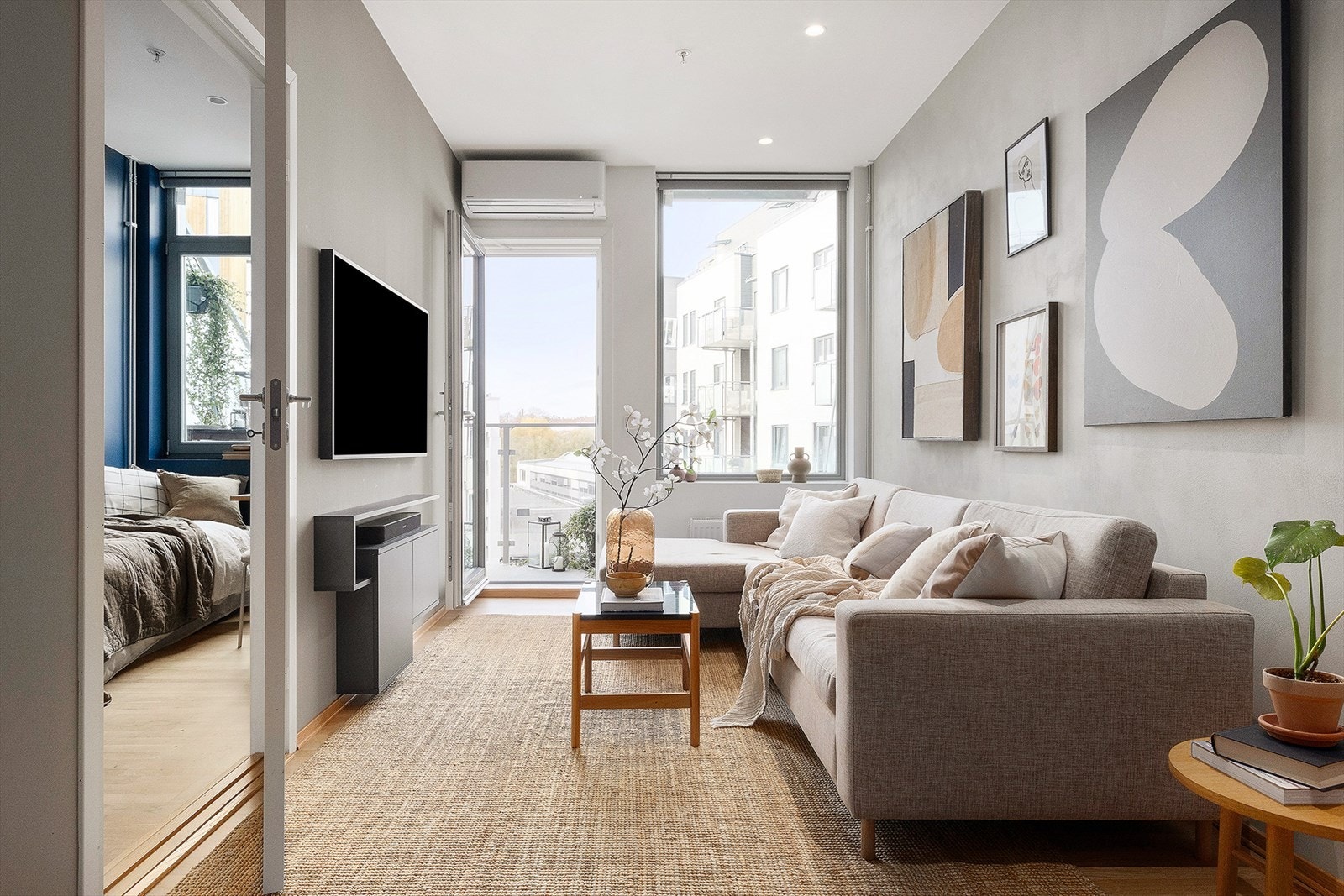 Boligen holder en god standard da gården ble ombygget til leiligheter i 2012 Galleribilde