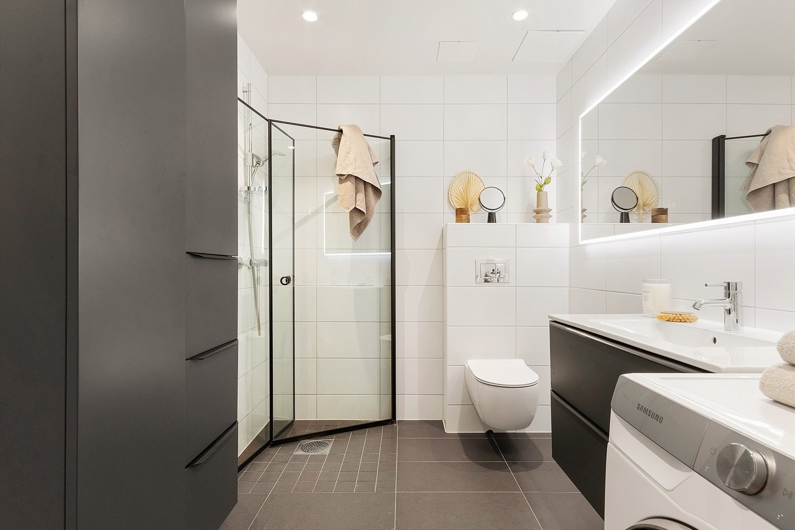 Stort flislagt bad fra 2012. Galleribilde