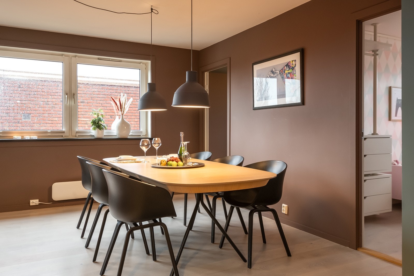 Skjermet beliggenhet med åpent utsyn og lite innsyn. Galleribilde