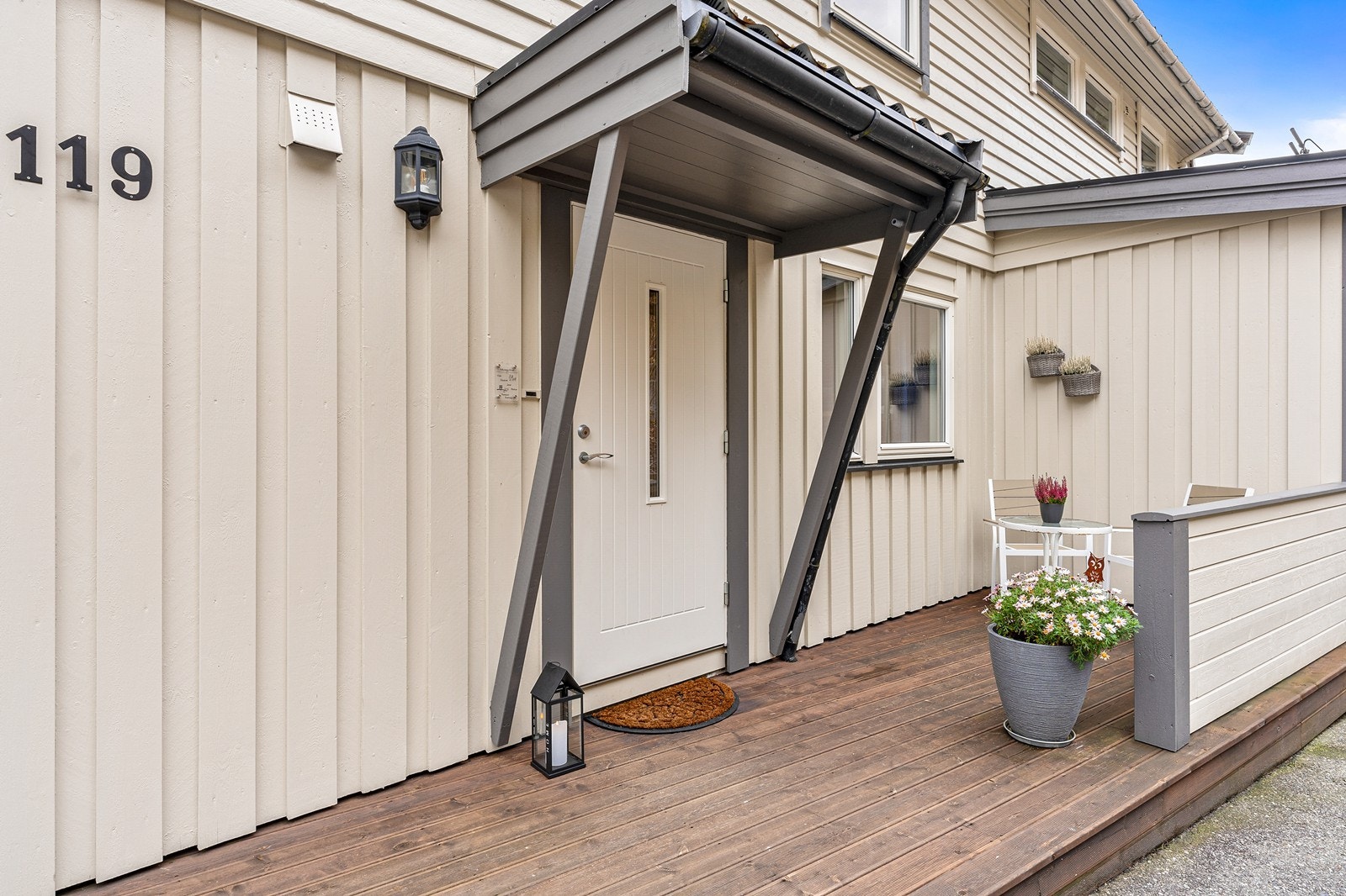 Hyggelig uteområde ved inngangspartiet Galleribilde