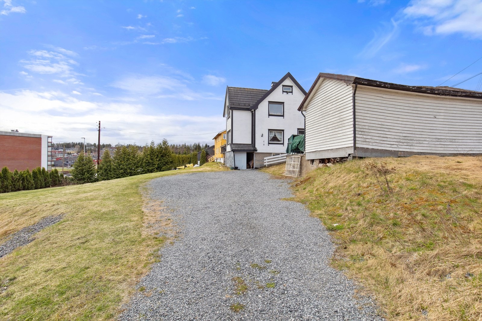 Innkjørlsel Galleribilde