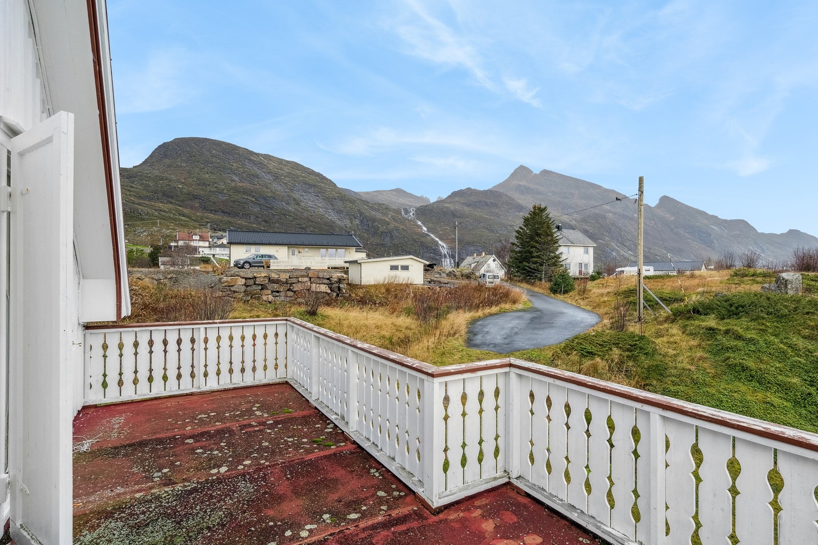 Takterrasse over inngangsparti - adkomstveien Galleribilde