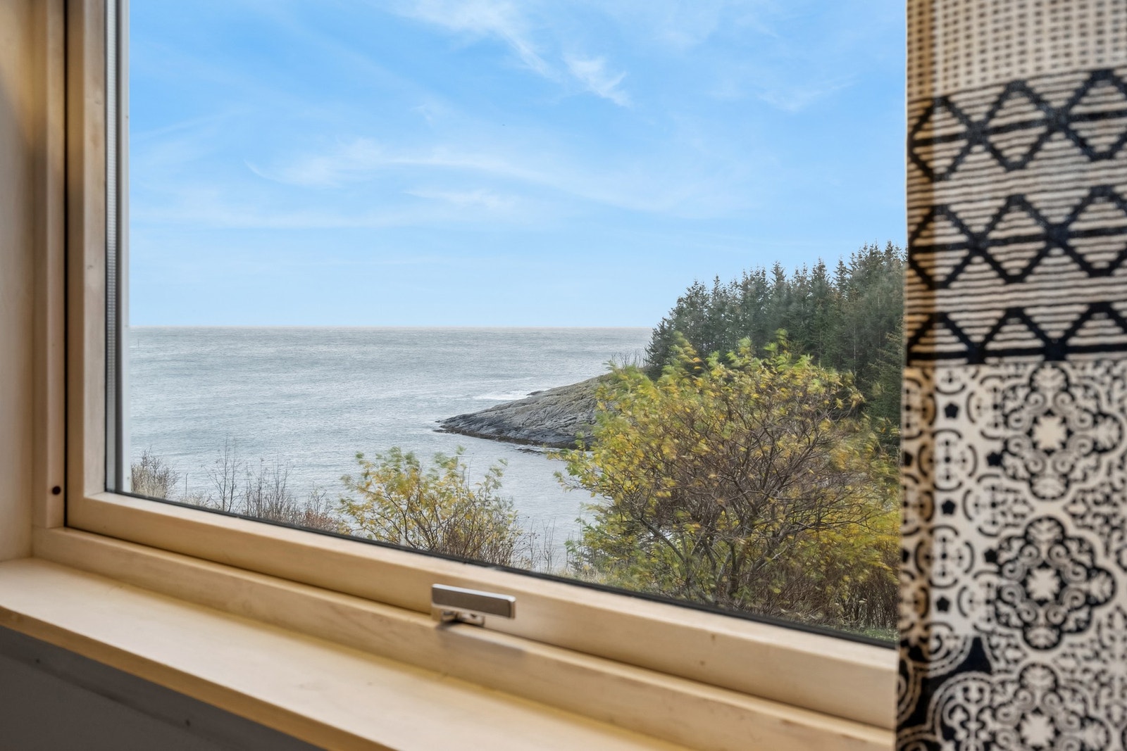 Utsikt fra kjøkkenvinduet Galleribilde