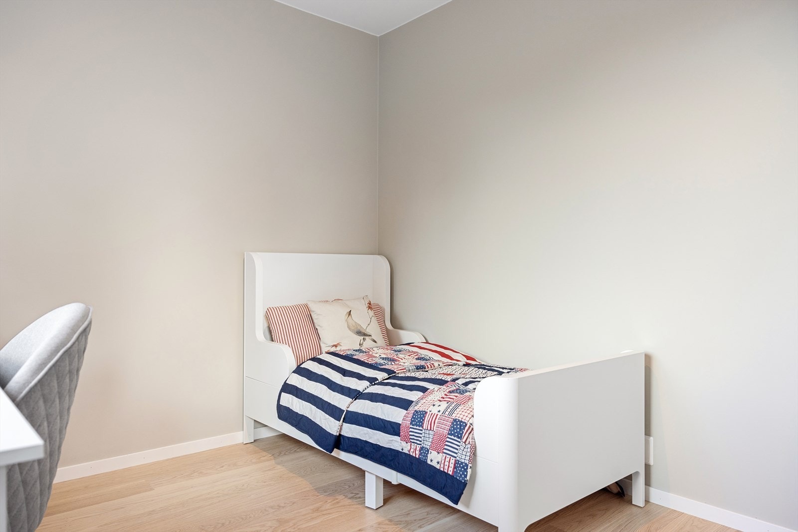 Rommenes fleksibilitet gjør det enkelt å tilpasse dem til ulike formål, slik at du kan utnytte boligens areal optimalt. Galleribilde