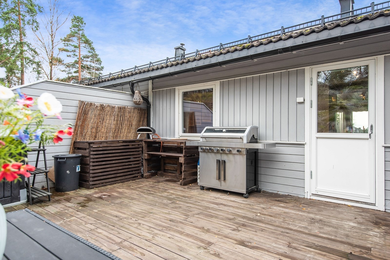 Den østvendte beliggenheten gir perfekte forhold for en morgen- eller formiddagskaffe i solen. Galleribilde