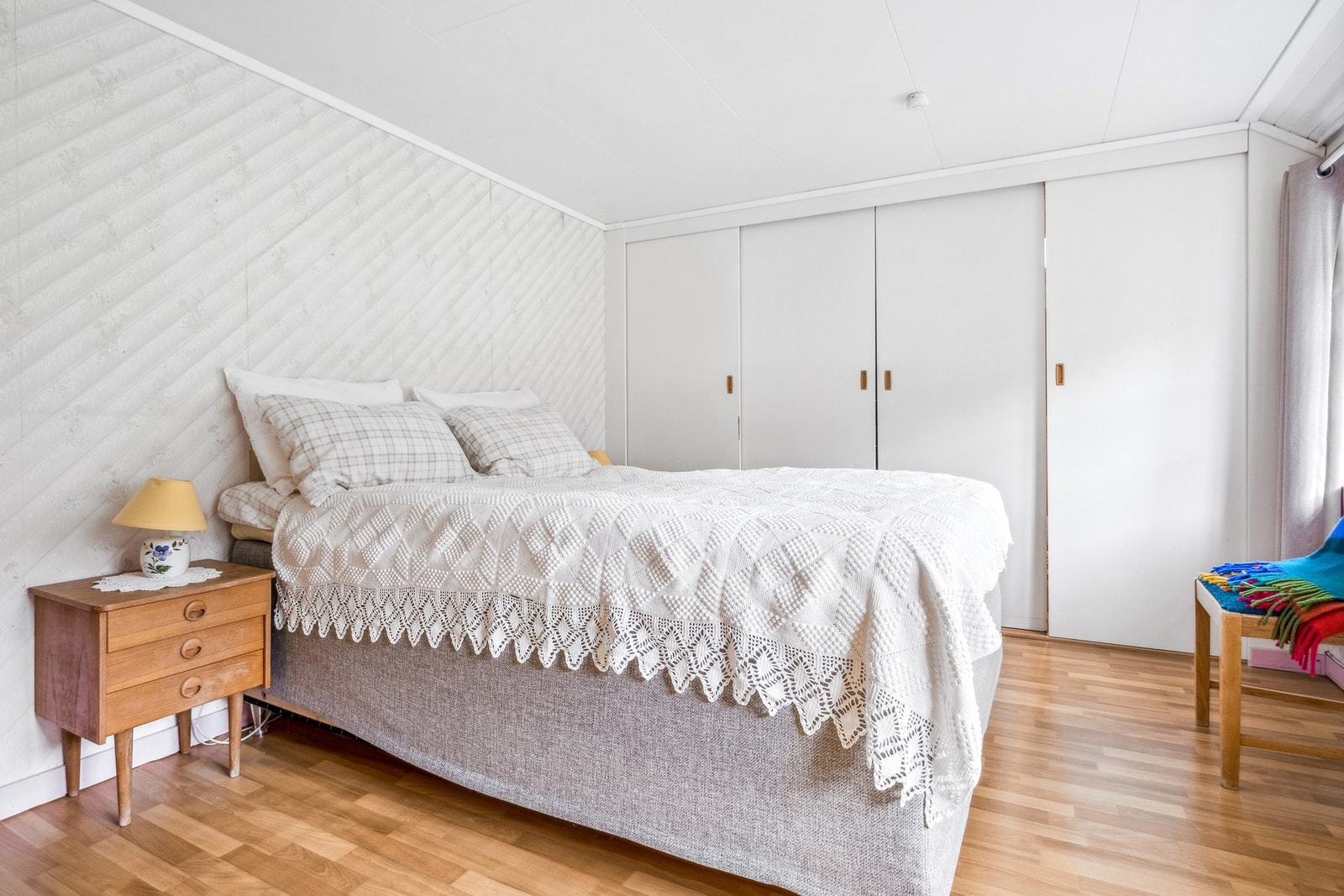 Soverom med garderobeløsning. Galleribilde