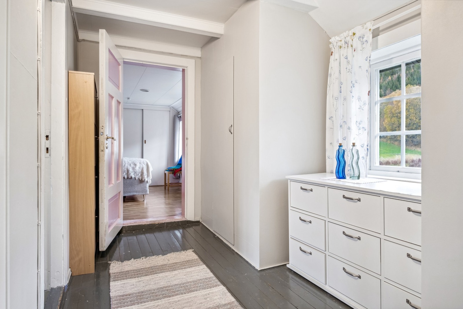 Soveromsgang. Galleribilde