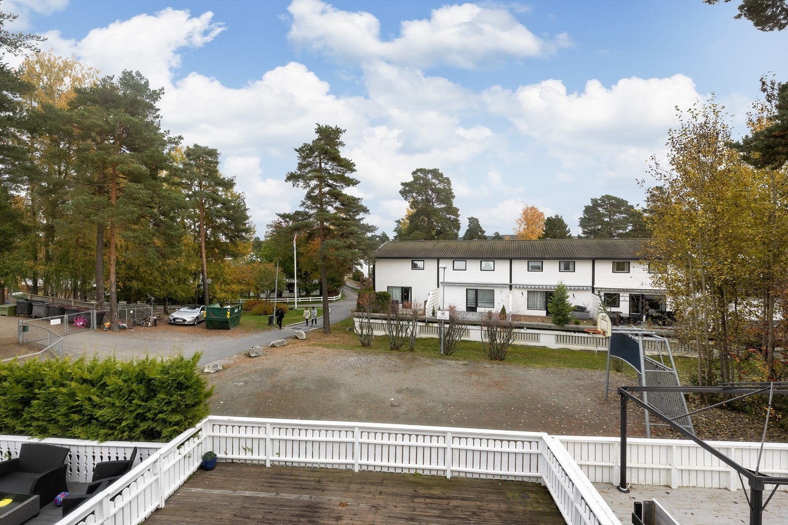 Barnevennlig området med meget trivelige uteområder og felles grøntarealer Galleribilde