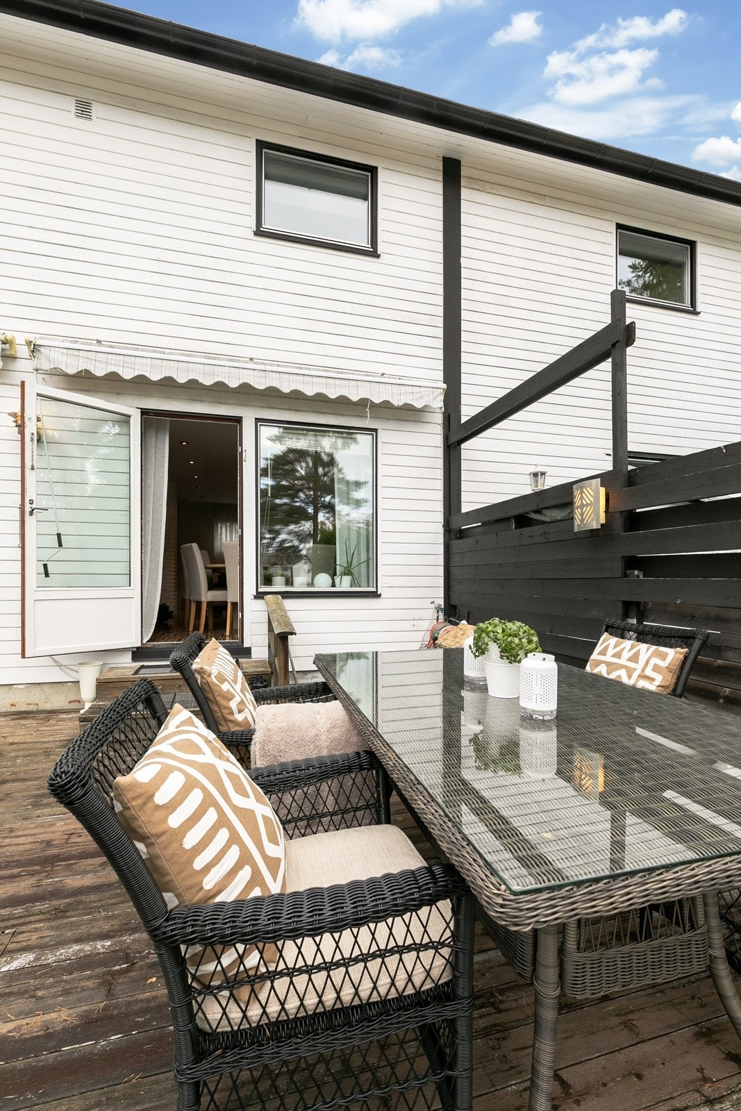 Herlige uteplasser med mulighet for beplanting, grill og diverse Galleribilde