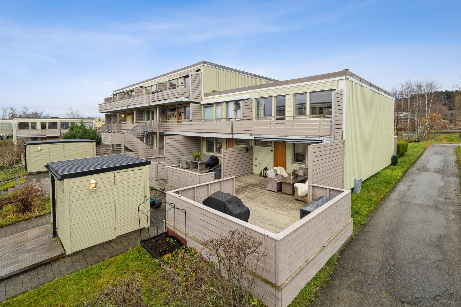 Velkommen til Utleirtunet 22F, et særdeles pent og familievennlig rekkehus på Risvollan. Galleribilde