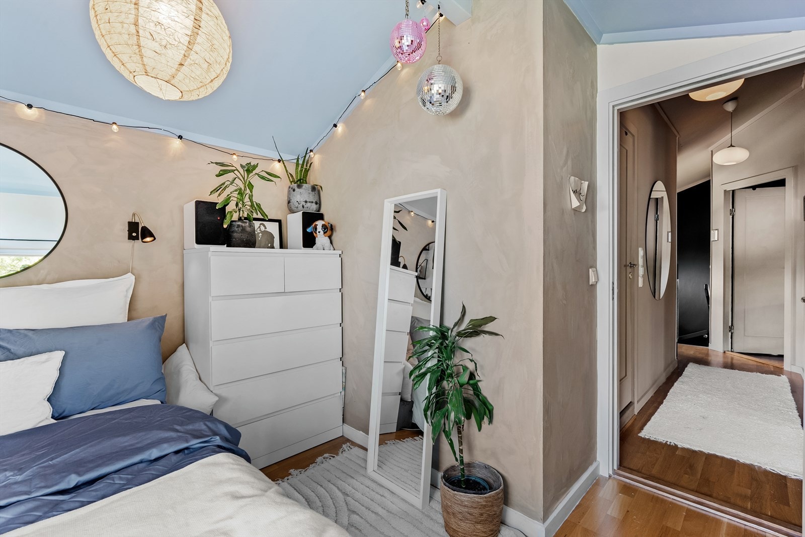 Rommet egner seg ypperlig som barnerom, gjesterom eller kontor Galleribilde