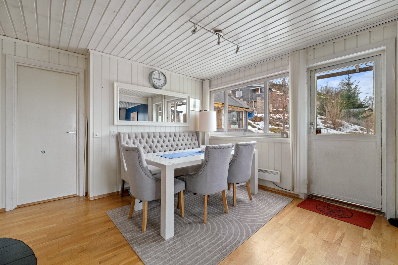 Stuen er et meget romslig oppholdsrom for både store og små. Galleribilde