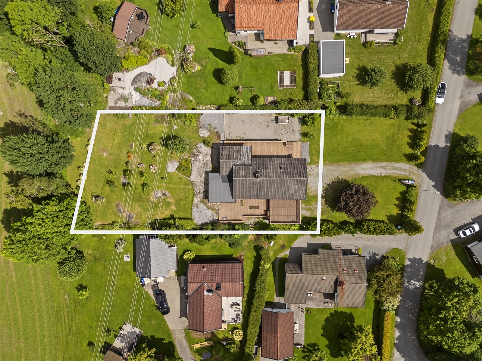 Eiendommen med ca. tomtegrenser Galleribilde