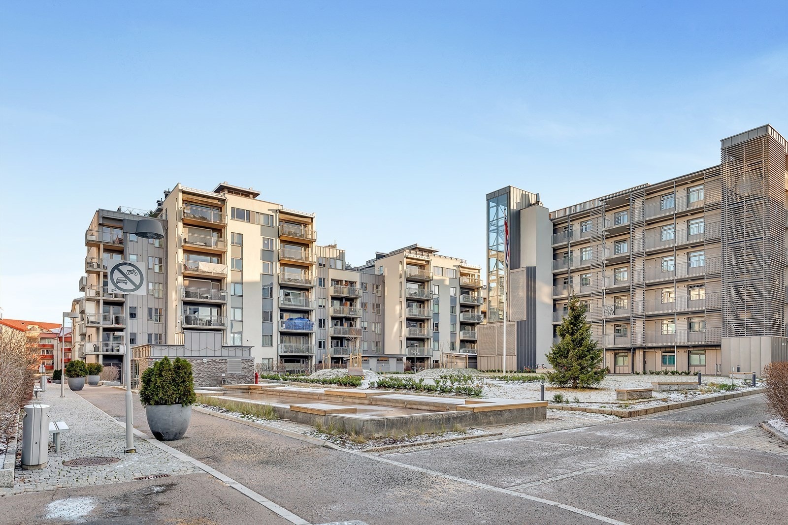 Fasade gårdsrom Galleribilde