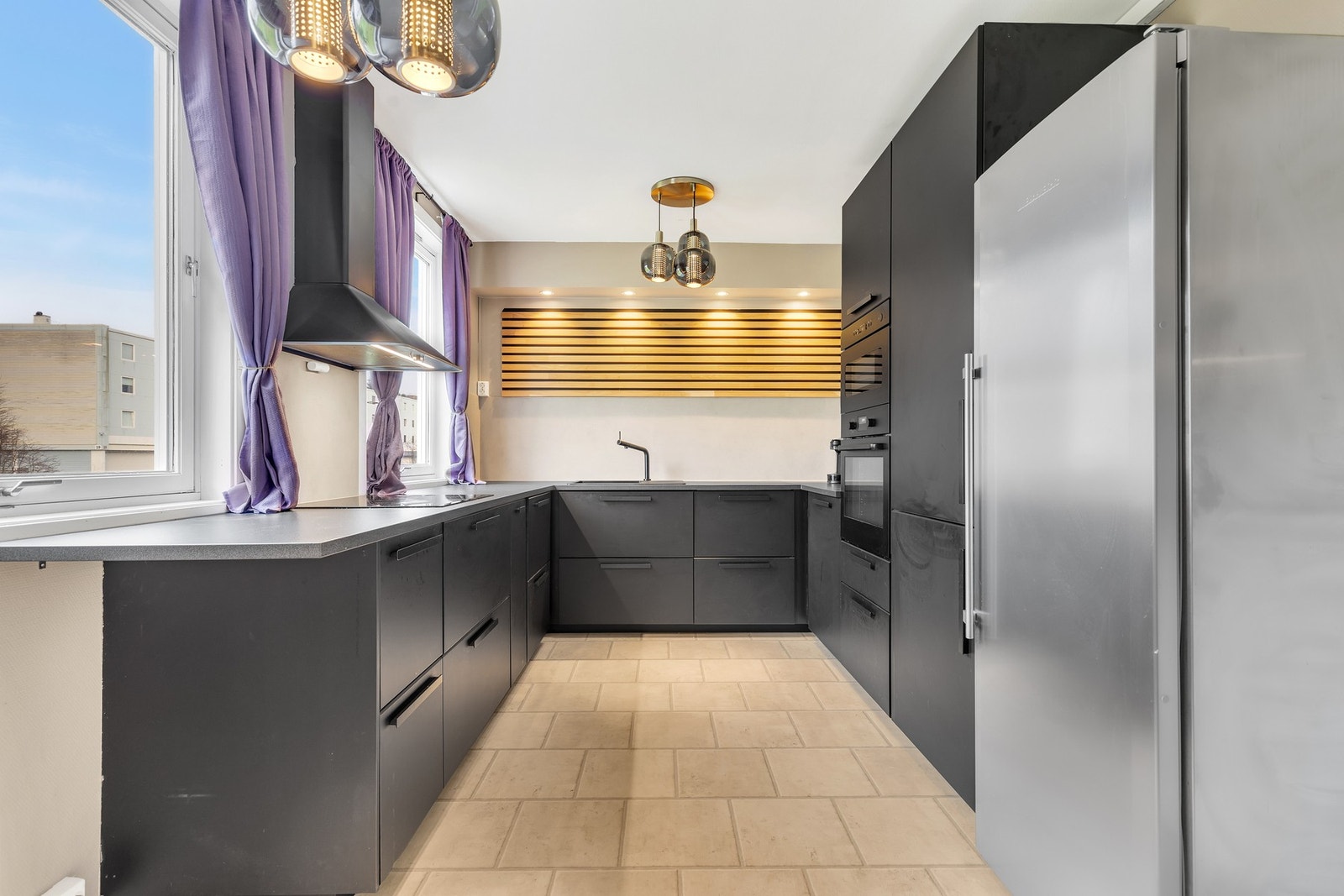 Velkommen til Havstadvegen 15 C, presentert av EiendomsMegler 1 ved Sigbjørn Vestå. Galleribilde