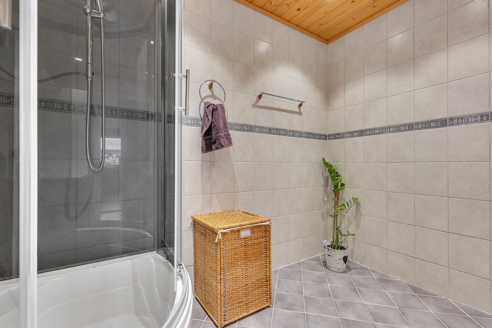 Leiligheten har også et eget vaskerom ved badet. Galleribilde