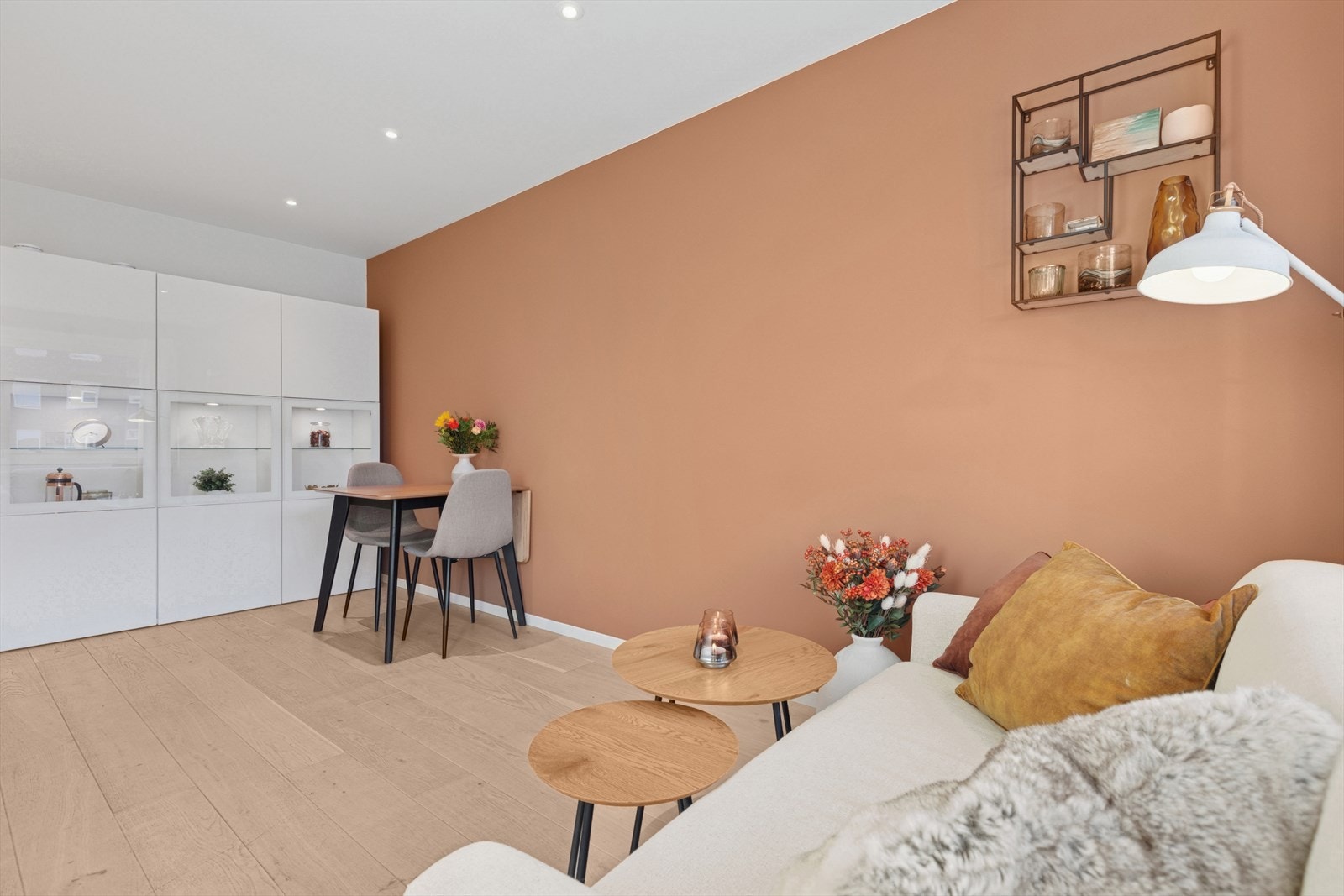 Leiligheten ble pusset opp i 2017 av tidligere eier og fremstår meget delikat. Galleribilde