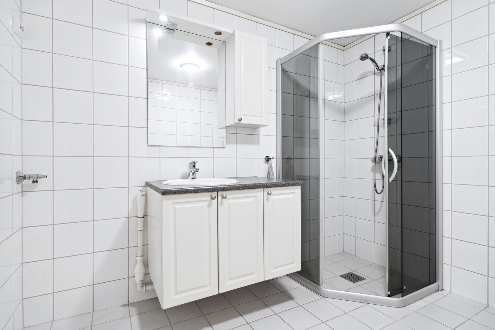 Helfliset bad på 5,6 kvm. Galleribilde