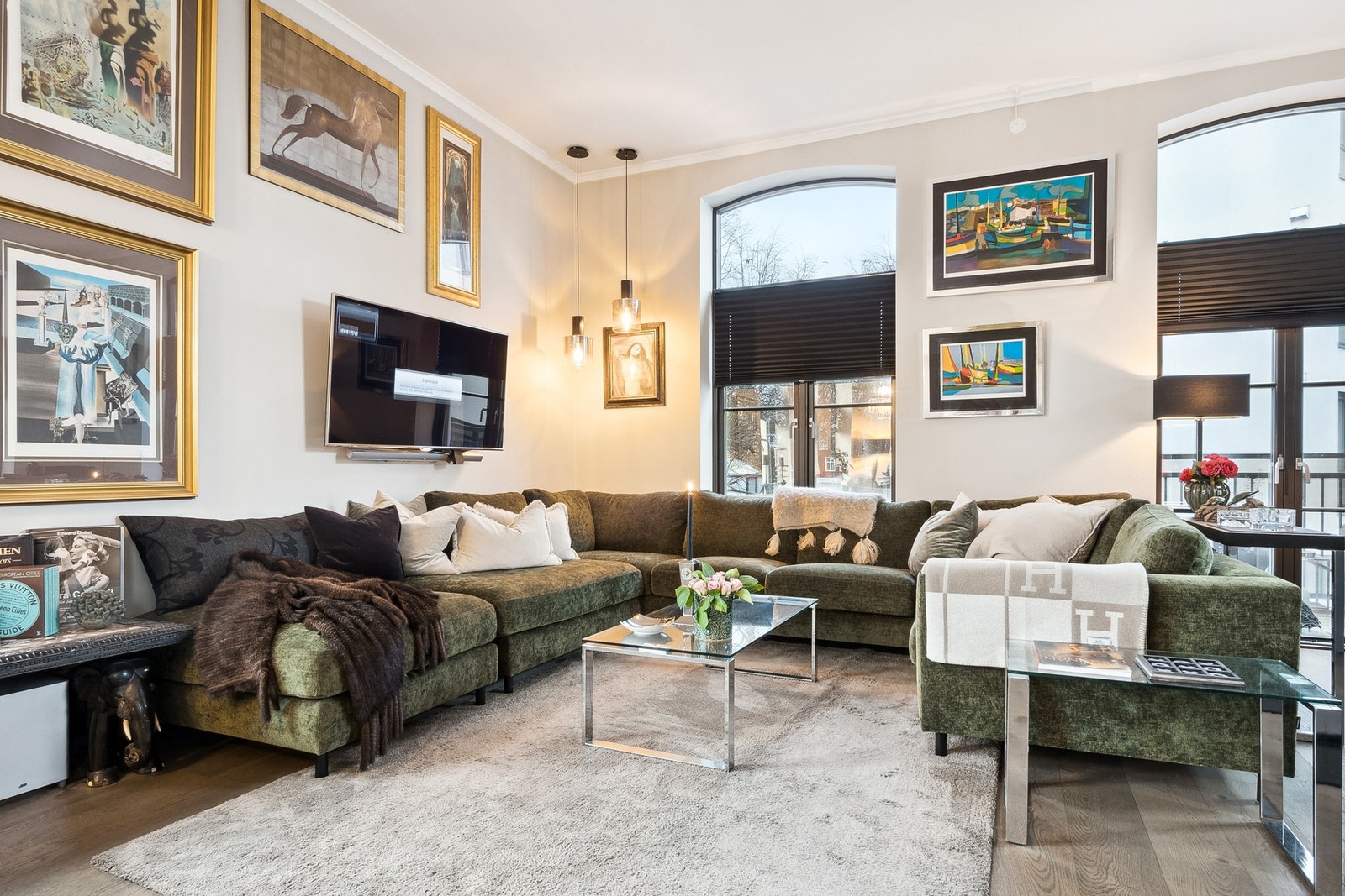 God plass til en sofa av god størrelse. Galleribilde