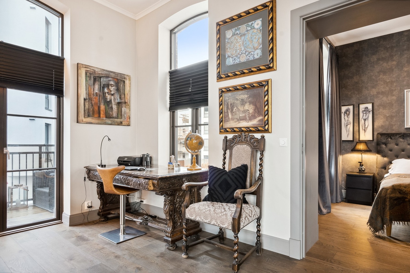 Utgang til balkong fra kontorplassen i stuen. Galleribilde