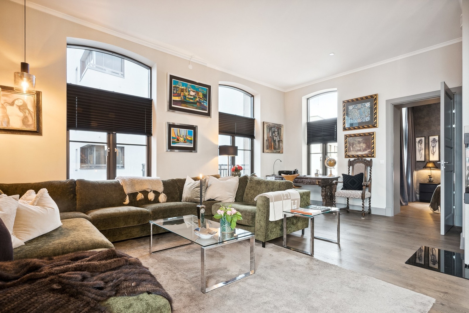 En særdeles flott og unik leilighet i Pikeskolen Galleribilde