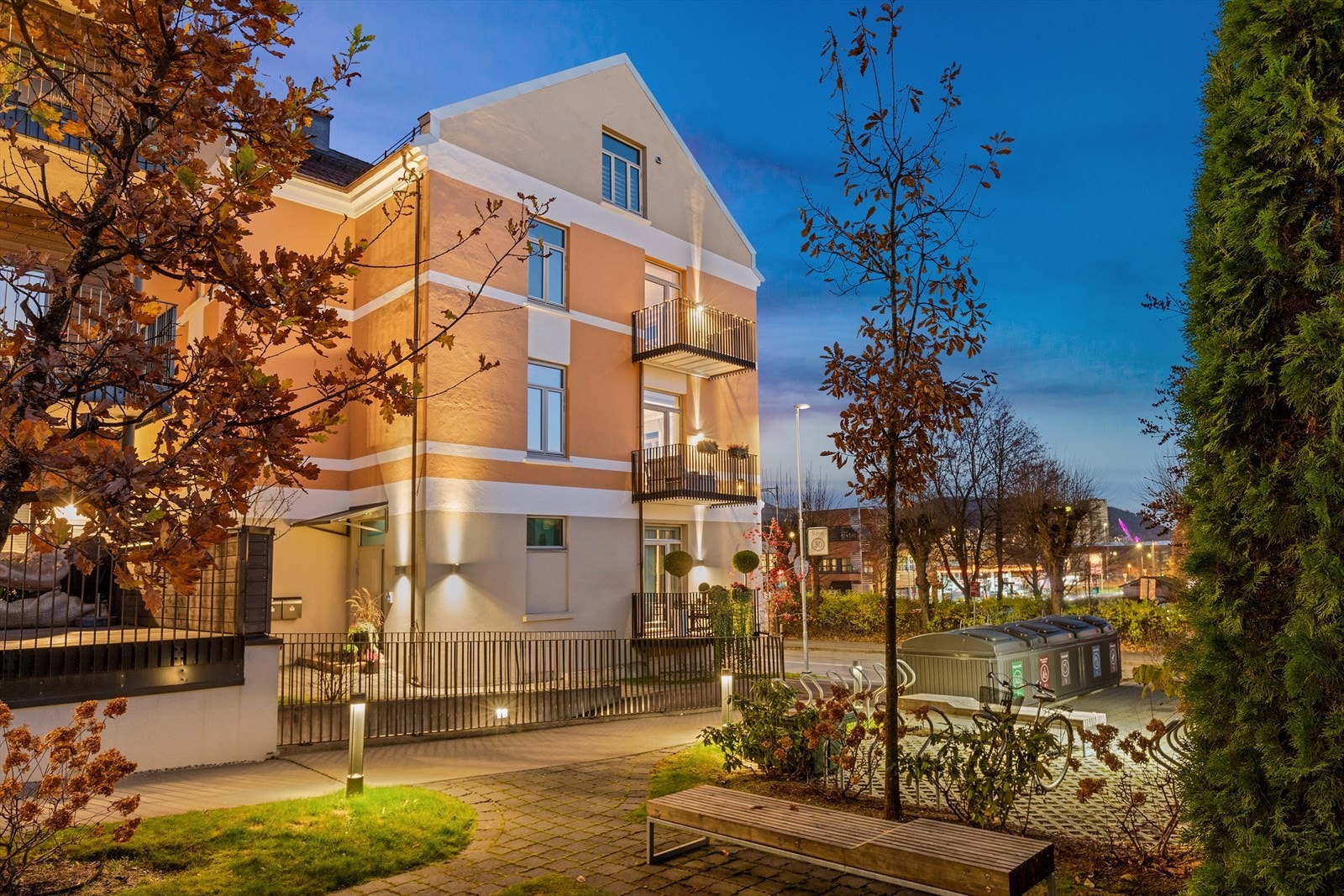 Det prisvinnende boligprosjektet har flotte fellesarealer med hyggelig bakgård Galleribilde