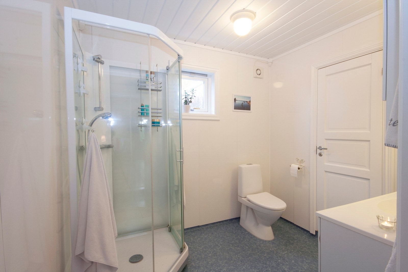 Badet er av eldre dato og bør oppgraderes for å tåle normal bruk etter dagens krav. Galleribilde