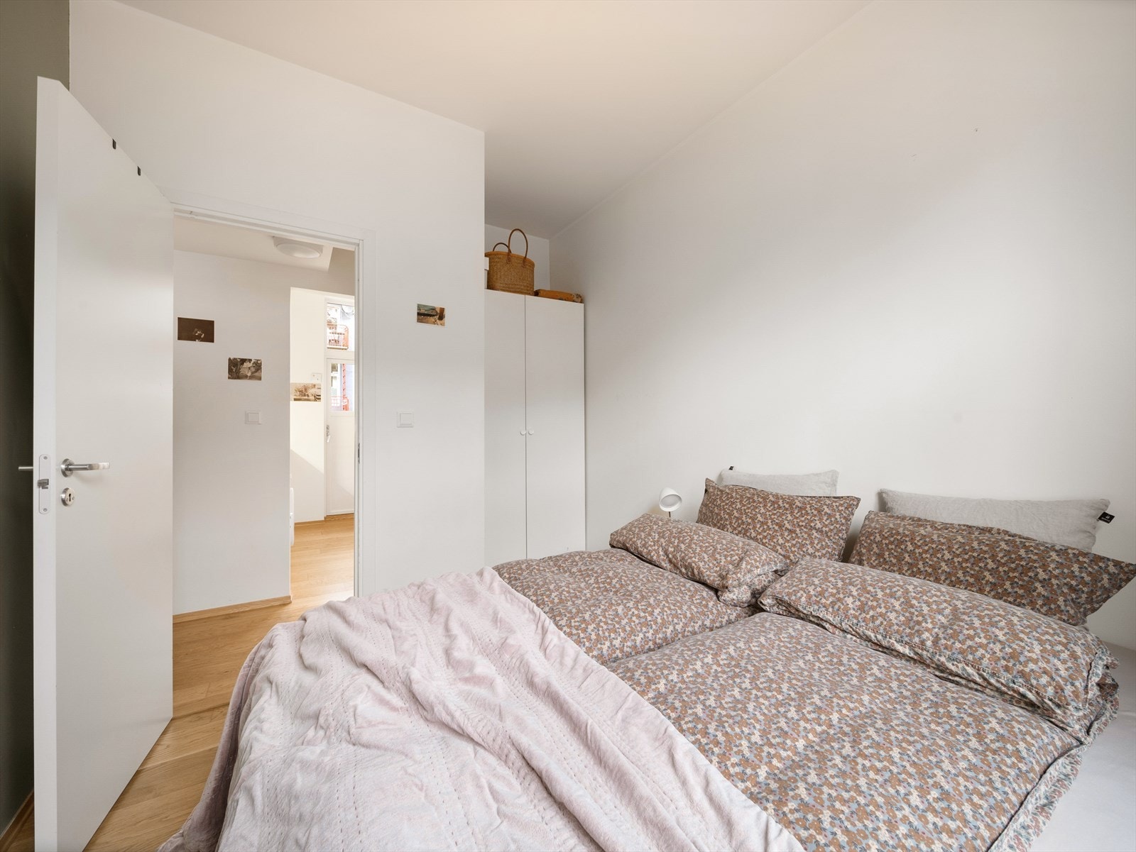 Praktisk nisje til garderobeskap Galleribilde