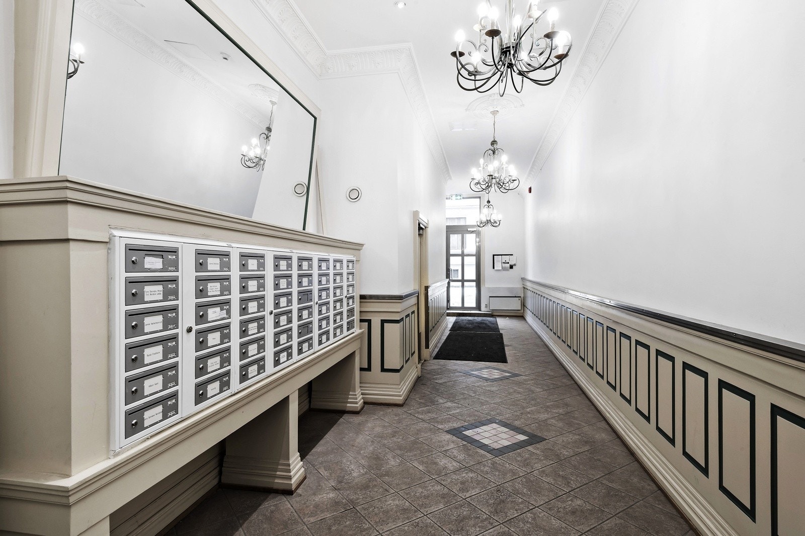 Felles inngangsparti. Galleribilde