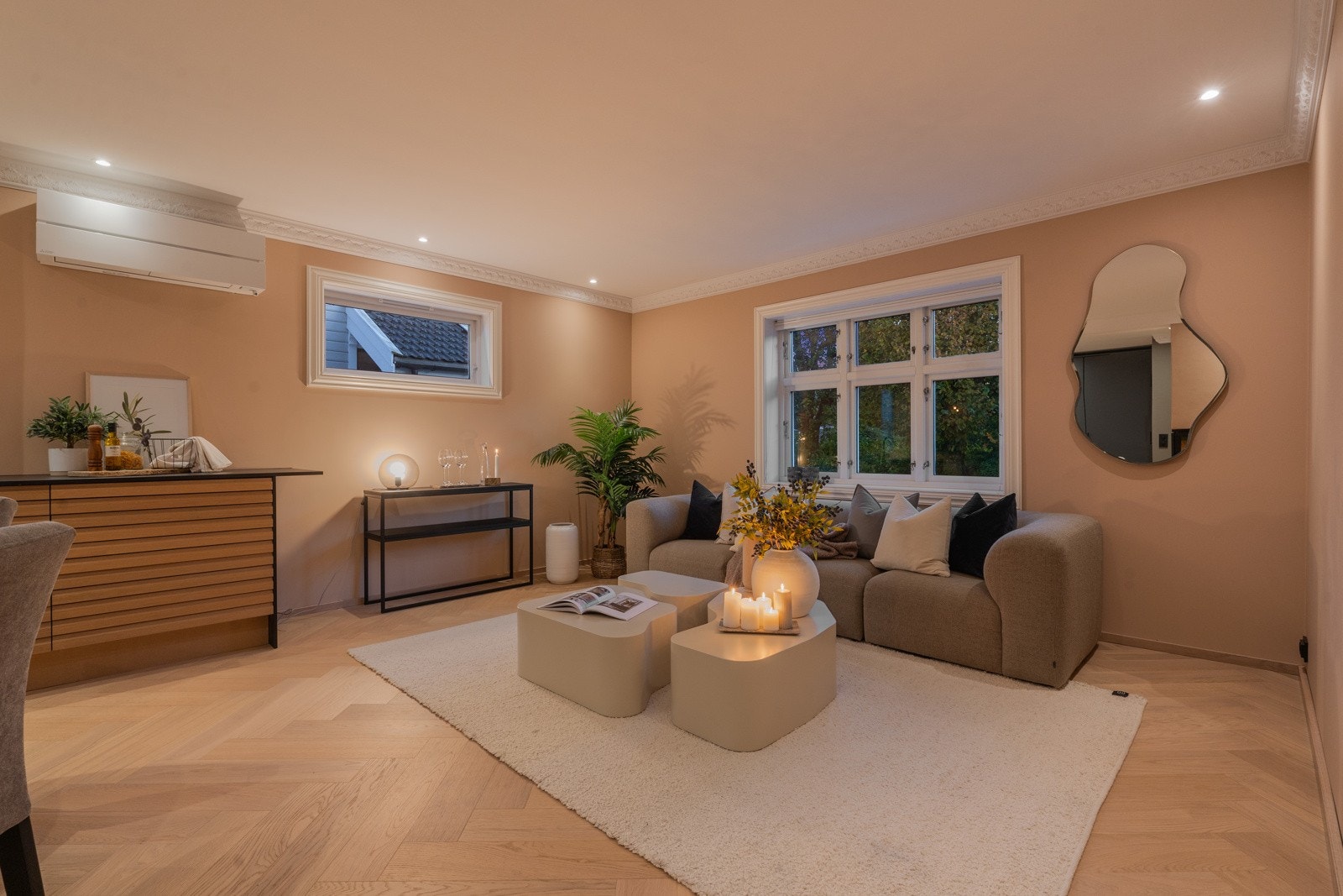 Påkostet del av tomannsbolig med gjennomtenkte løsninger. Galleribilde