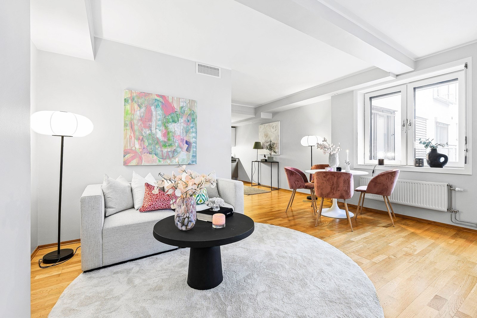 Sentralvarme i leiligheten via radiatorer Galleribilde