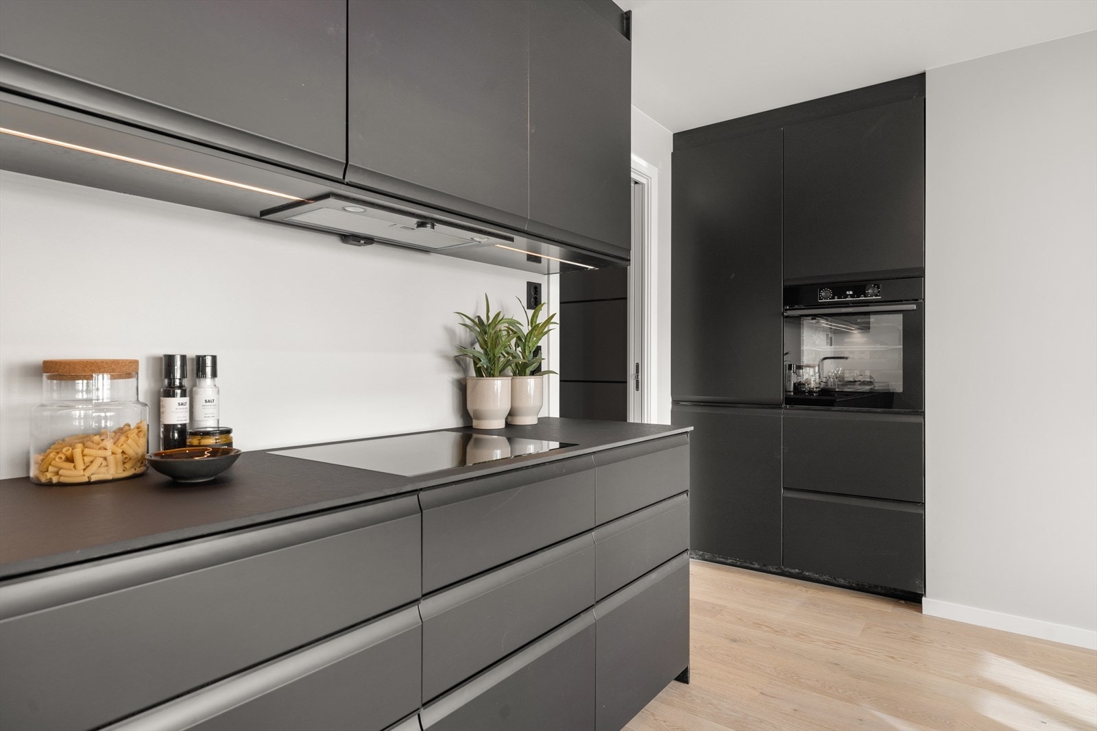 Kjøkkenet er fra IKEA. Galleribilde