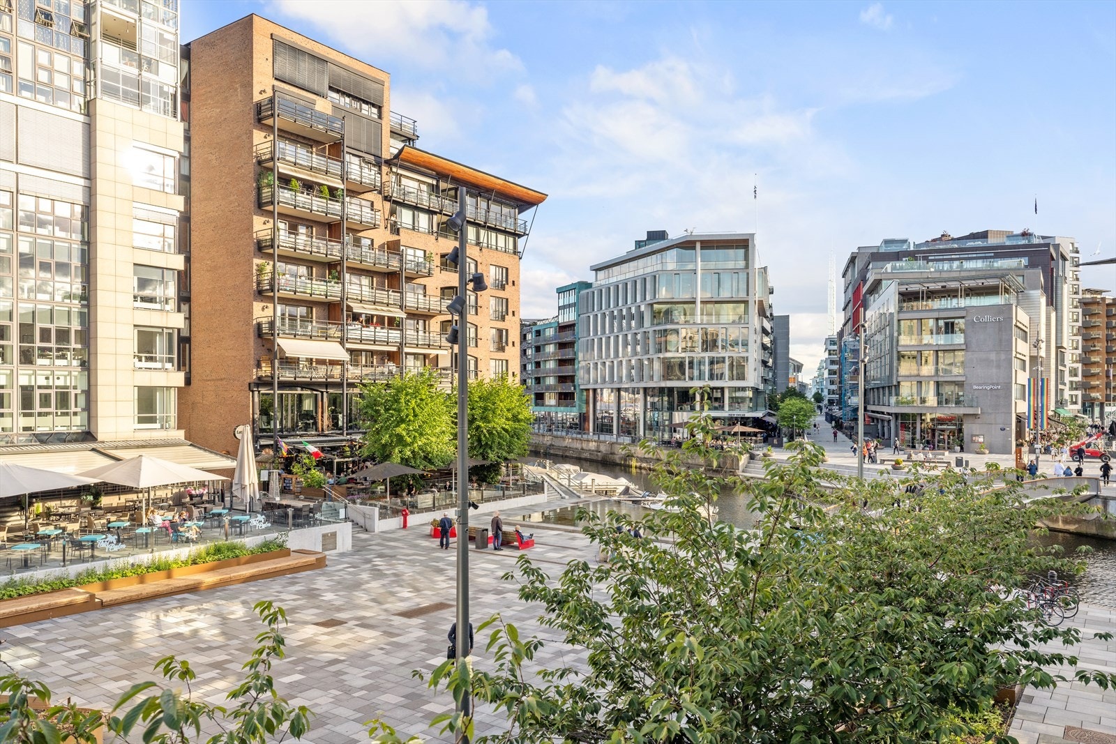 Bryggetorget 15 - presentert av Sarah Aamodt, Sem og Johnsen. Galleribilde