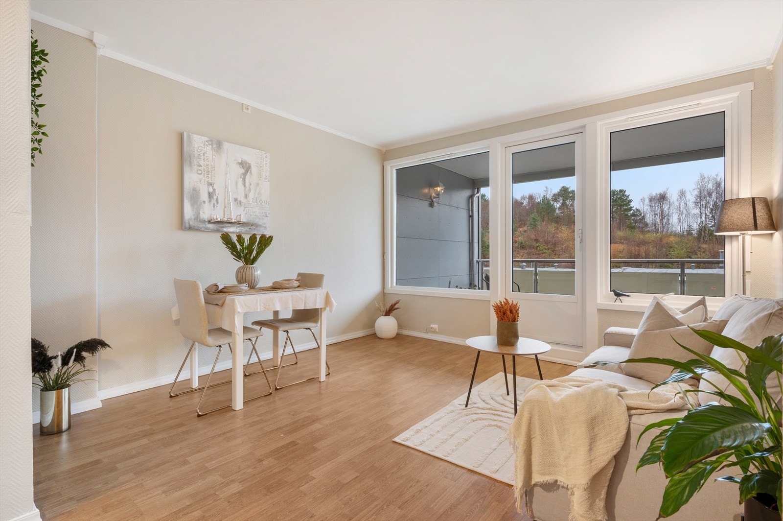 - Leiligheten har et BRA-i på 47m² og inneholder stue/kjøkken, soverom, bad, gang, innvendig bod og entré - Galleribilde