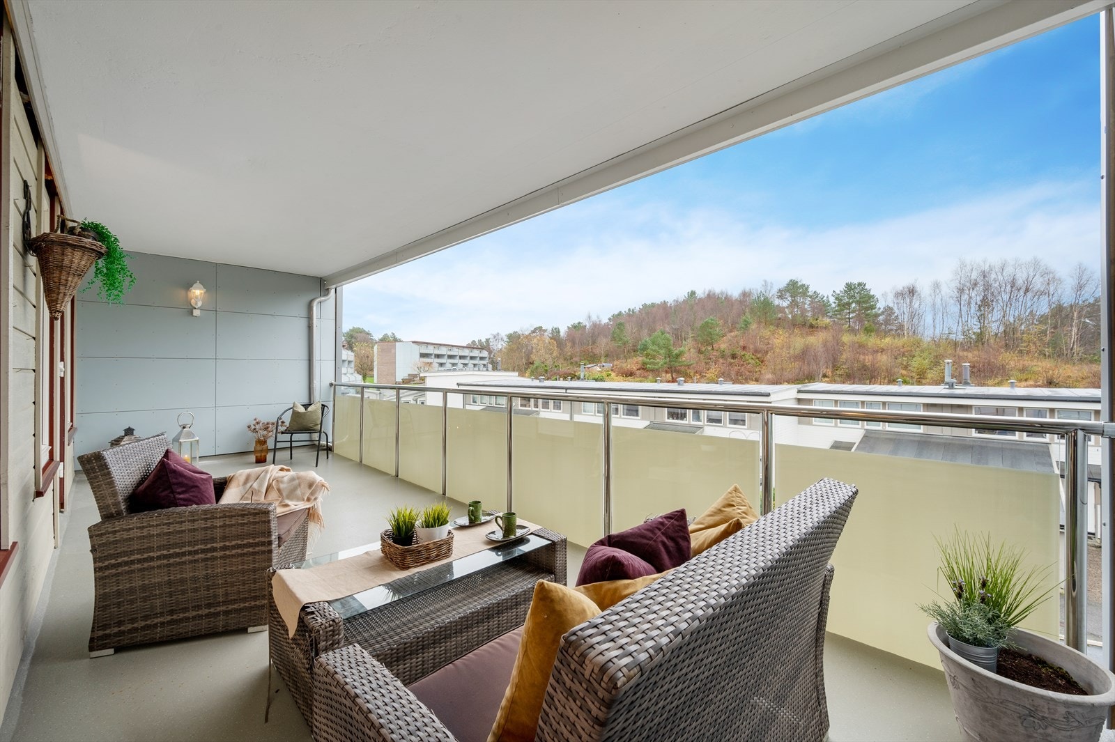 - Balkongen måler hele 18,5m² - Galleribilde