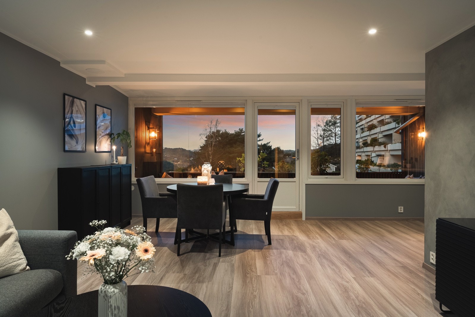 Godt med skikkelig belysning når kvelden senker seg. Galleribilde