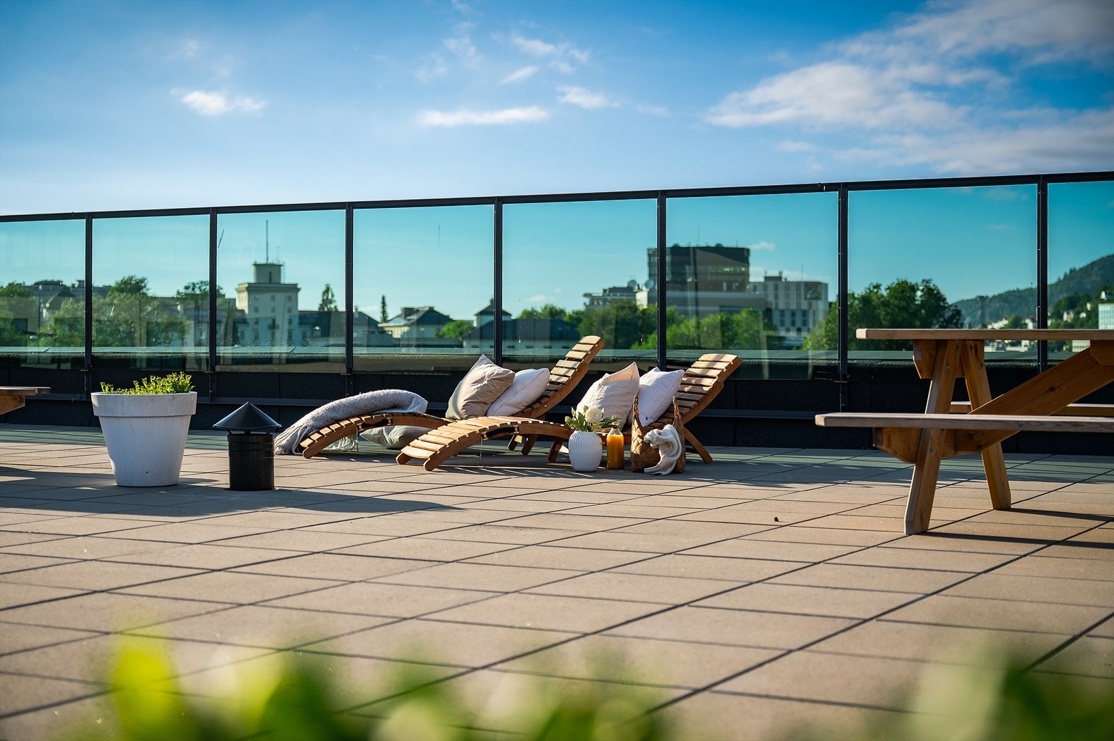 - Her kan du nyte solen fra tidlig morgen til sen kveld, og ikke minst fantastisk utsikt i alle retninger - Galleribilde