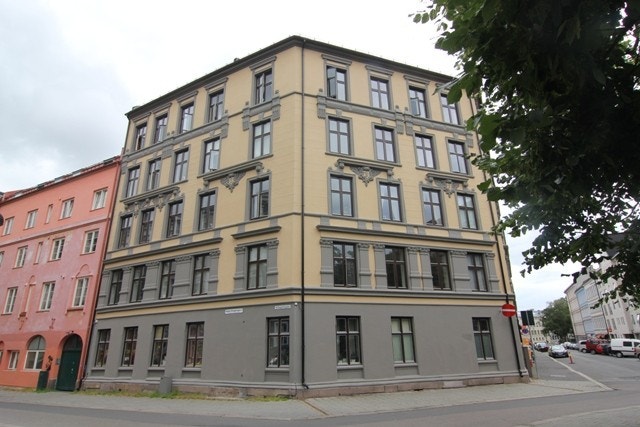 Fasade sett fra gate. Galleribilde