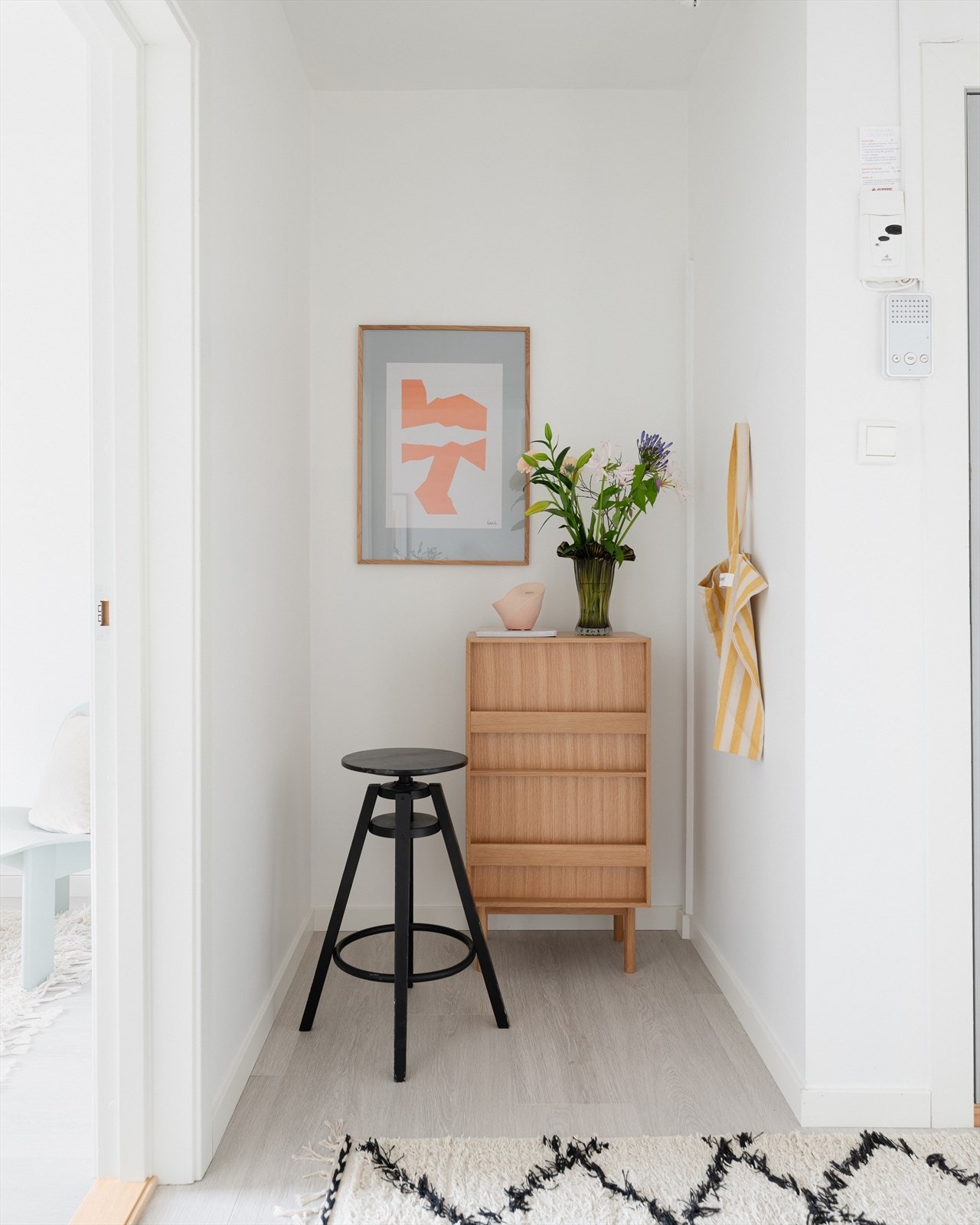 Her er det også plass til garderobeløsning, oppheng av yttertly og plassering av sko. Galleribilde