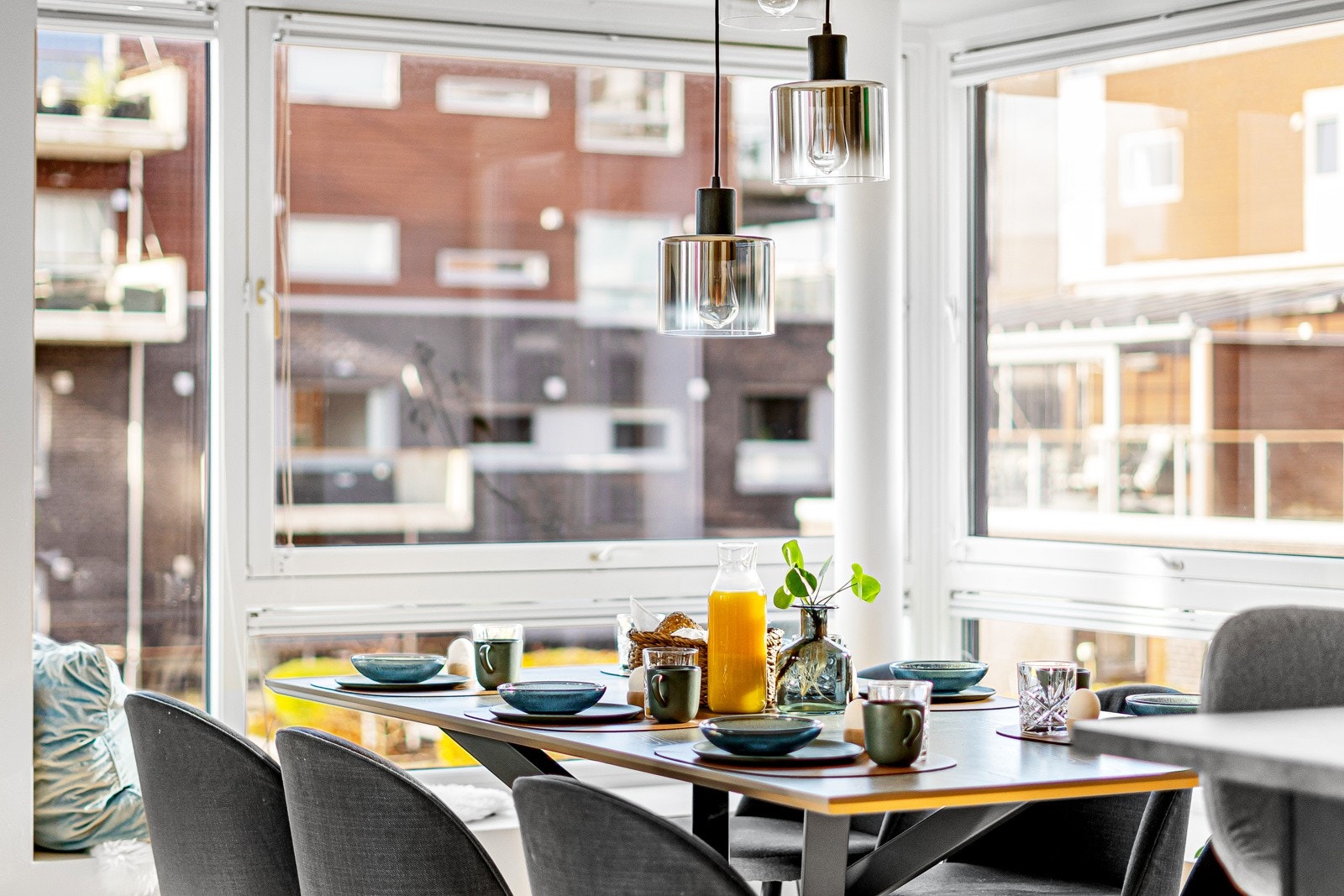 God plass til spisebord og stoler. Galleribilde