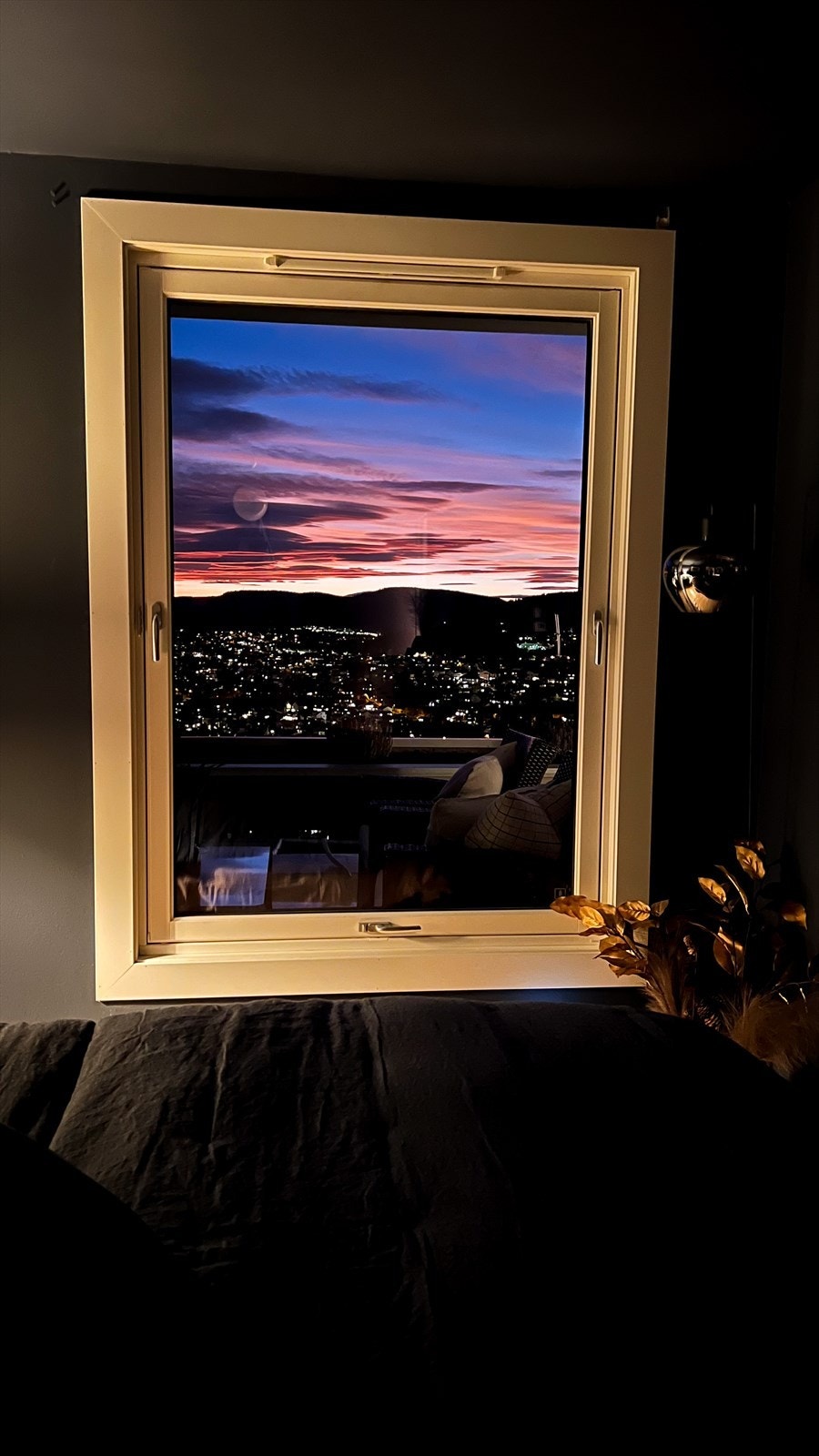 Nydelig utsikt fra hovedsoverom (bilde tatt av selger) Galleribilde